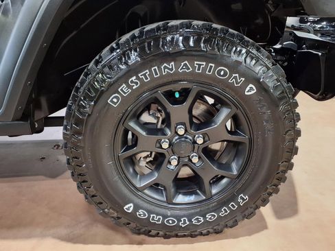 Used 2021 Jeep Wrangler Willys image 9