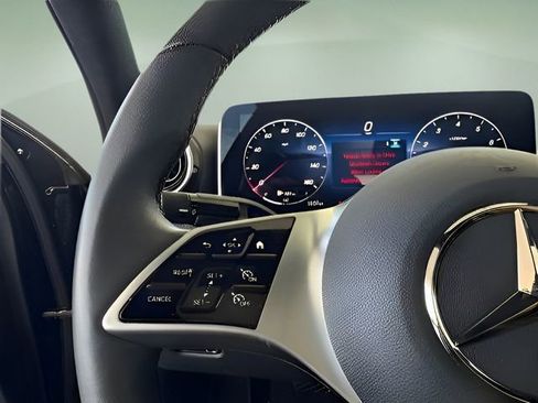 Used 2025 Mercedes-Benz C 300 Sedan image 20