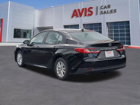 Used 2025 Toyota Camry LE image 9