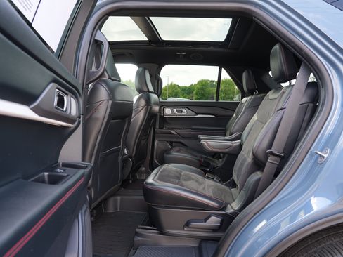 Used 2025 Ford Explorer ST w/ Sun And Sound Package AWD/4WD image 21