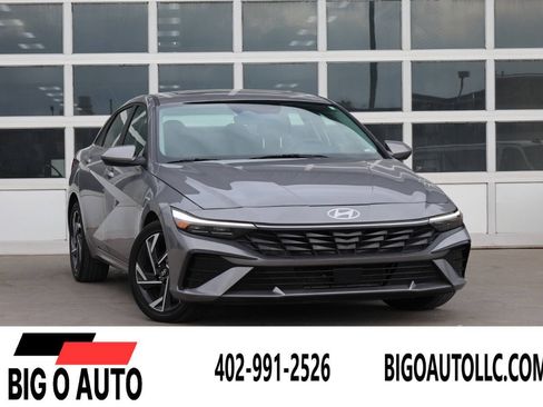 Used 2025 Hyundai Elantra SEL FWD image 1