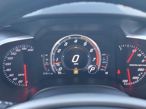 Used 2017 Chevrolet Corvette Stingray Coupe w/ 1LT image 33