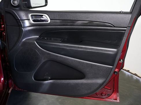 Used 2021 Jeep Grand Cherokee Laredo X AWD/4WD image 34
