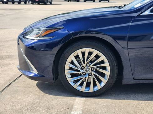 Used 2020 Lexus ES 350 Ultra Luxury w/ Accessory Package 2 FWD image 8