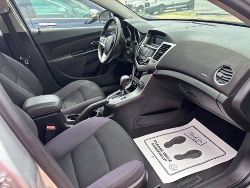 Used 2013 Chevrolet Cruze LT FWD image 8