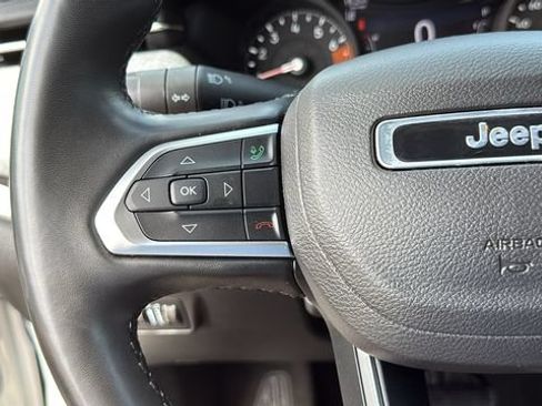 Used 2022 Jeep Compass Latitude AWD/4WD image 12