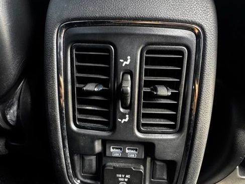 Used 2021 Jeep Grand Cherokee Limited w/ Premium Lighting Group AWD/4WD image 16