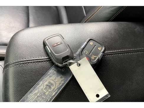 Used 2021 GMC Terrain SLT w/ Elevation Edition FWD image 12