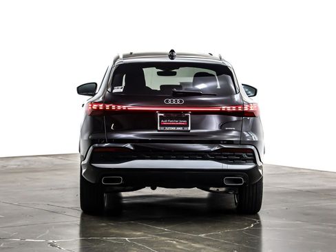New 2025 Audi Q5 Premium image 3