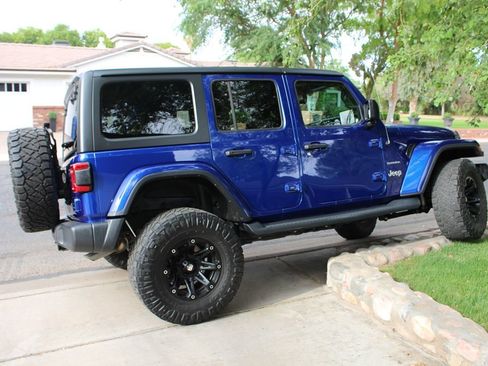 Used 2018 Jeep Wrangler Unlimited Sahara image 6