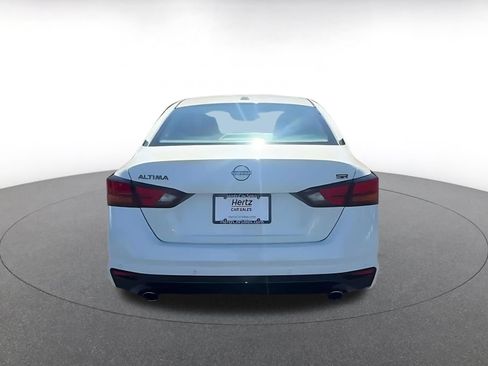 Used 2025 Nissan Altima 2.5 SR FWD image 12