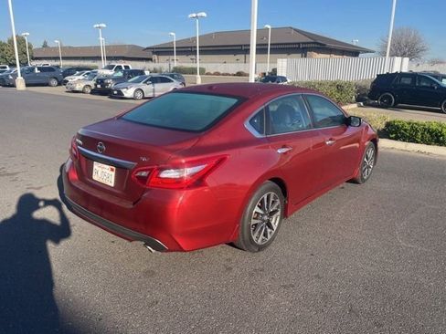 Used 2016 Nissan Altima 2.5 SV image 5