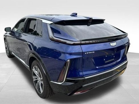 Used 2024 Cadillac Lyriq Luxury w/ LPO, Floor Liner Package AWD/4WD image 4