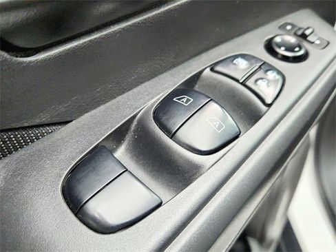 Used 2023 Nissan Kicks S image 19