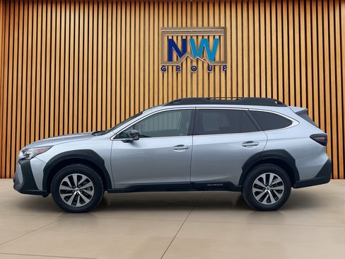 Used 2025 Subaru Outback Premium w/ Popular Package #1A AWD/4WD image 29