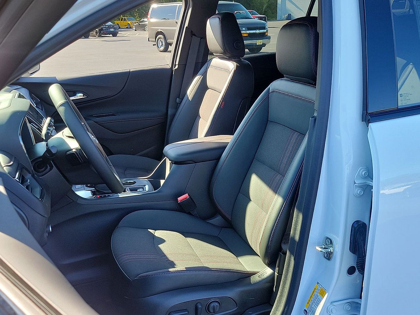 Used 2024 Chevrolet Equinox RS FWD image 14
