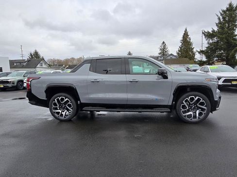 New 2025 Chevrolet Silverado EV RST image 7