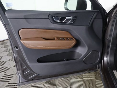 Used 2022 Volvo XC60 B5 Momentum AWD/4WD image 23