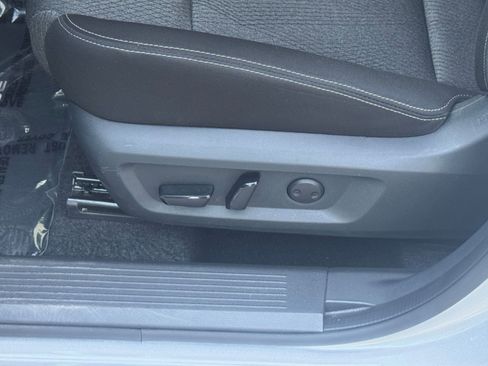 Used 2025 Nissan Rogue SV image 22