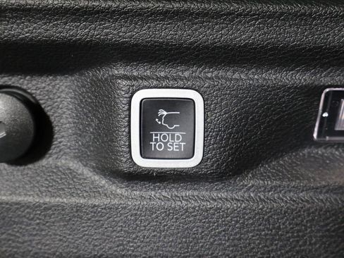 Used 2023 Jeep Grand Cherokee L Laredo image 20