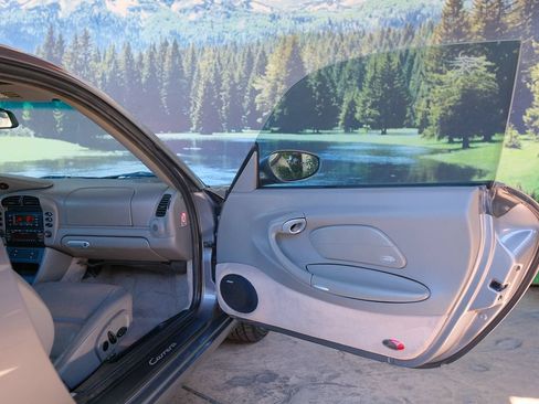 Used 2004 Porsche 911 Carrera RWD image 32