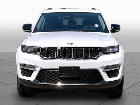 Used 2023 Jeep Grand Cherokee Limited AWD/4WD image 4