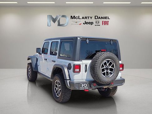 Used 2025 Jeep Wrangler Unlimited Rubicon image 4