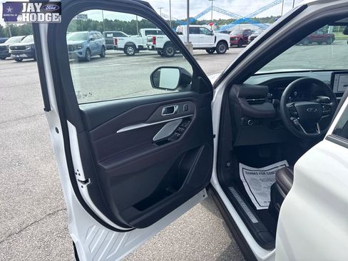 New 2026 Ford Explorer Platinum RWD image 22