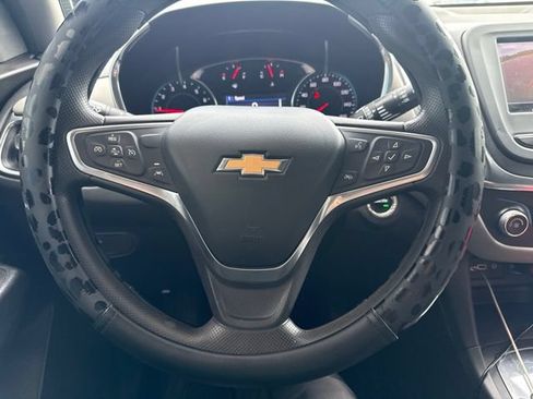 Used 2022 Chevrolet Equinox LS w/ LS Convenience Package FWD image 11