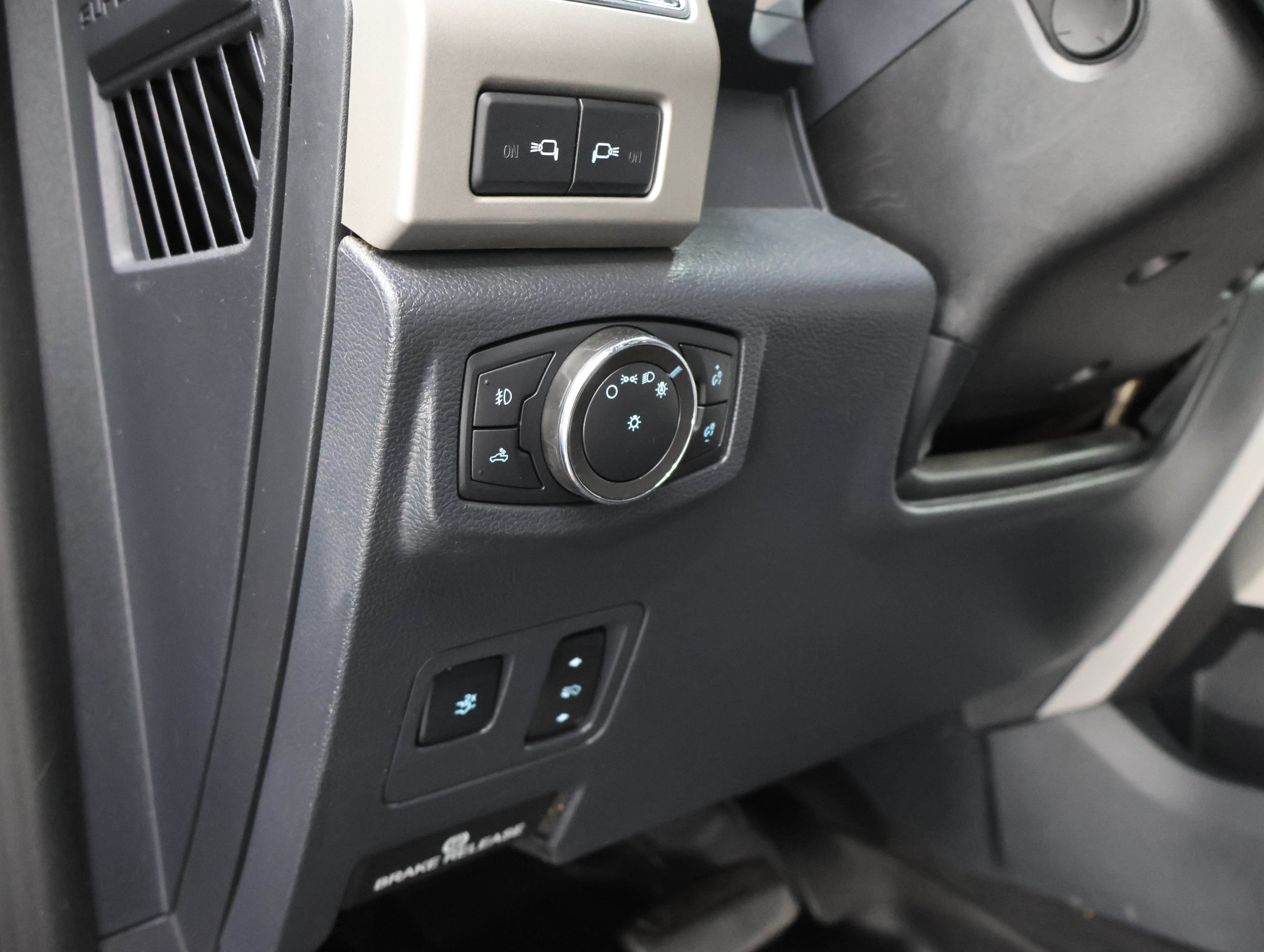 Used 2022 Ford F250 Lariat w/ Tremor Off-Road Package AWD/4WD image 48