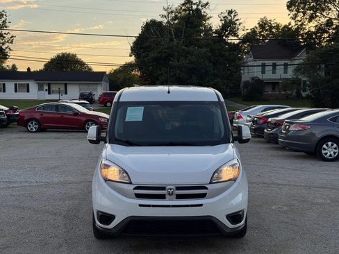 Used 2018 RAM ProMaster City Tradesman SLT FWD image 9