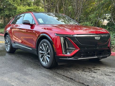 New 2026 Cadillac Lyriq Sport image 7