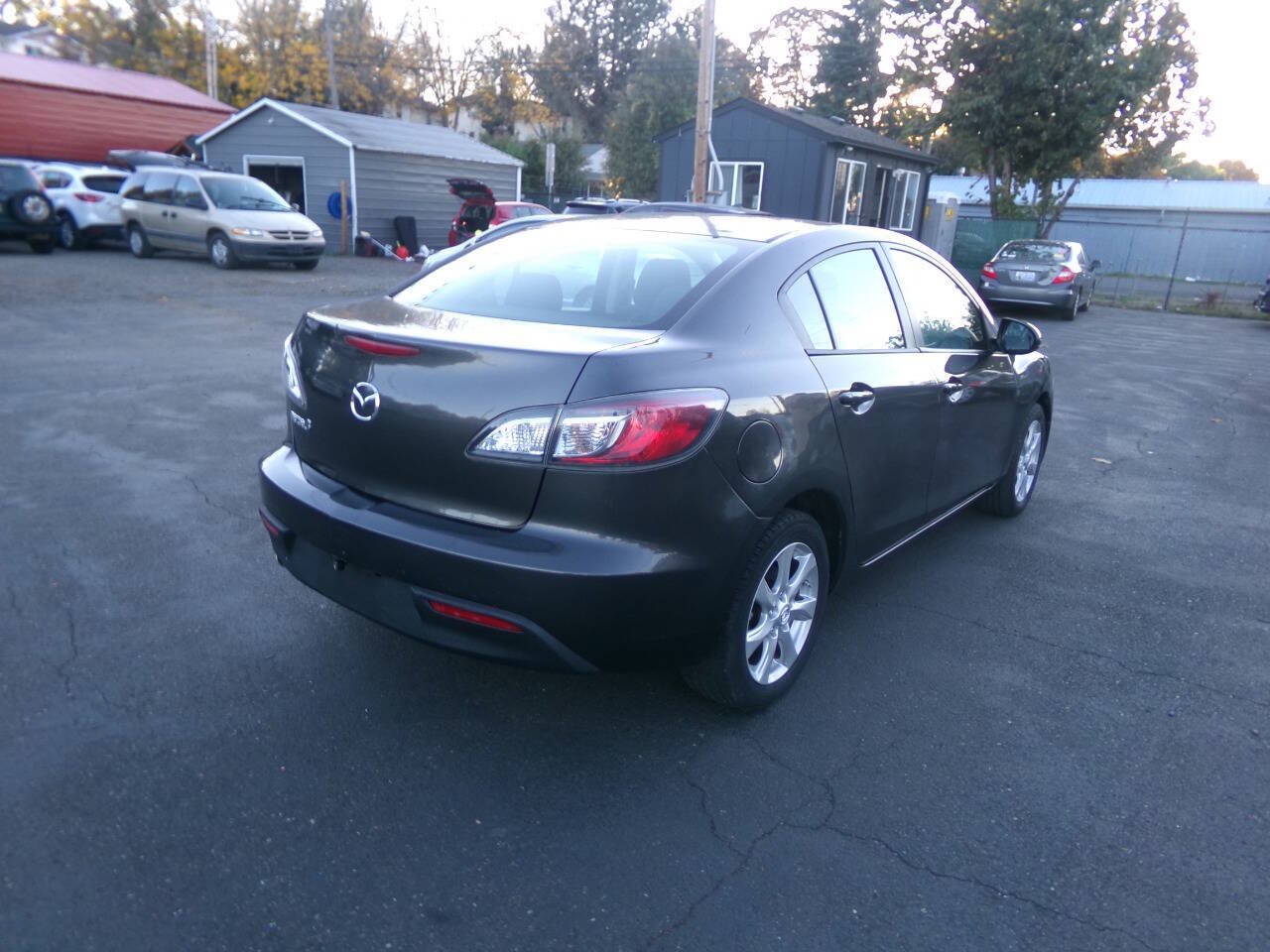 Used 2010 MAZDA MAZDA3 i Touring FWD image 5