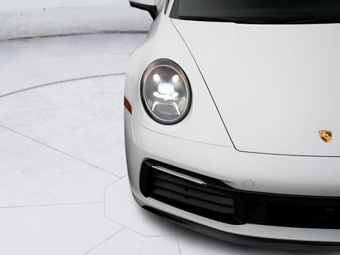 Used 2021 Porsche 911 Carrera RWD image 6