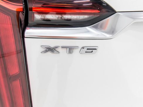 Used 2021 Cadillac XT6 Premium Luxury FWD image 6