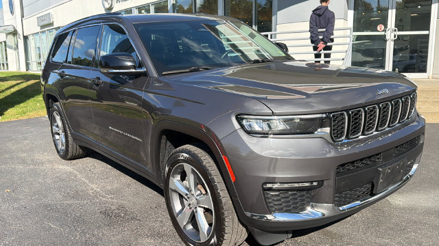 Used 2021 Jeep Grand Cherokee L Overland w/ Advanced Protech Group III AWD/4WD image 3