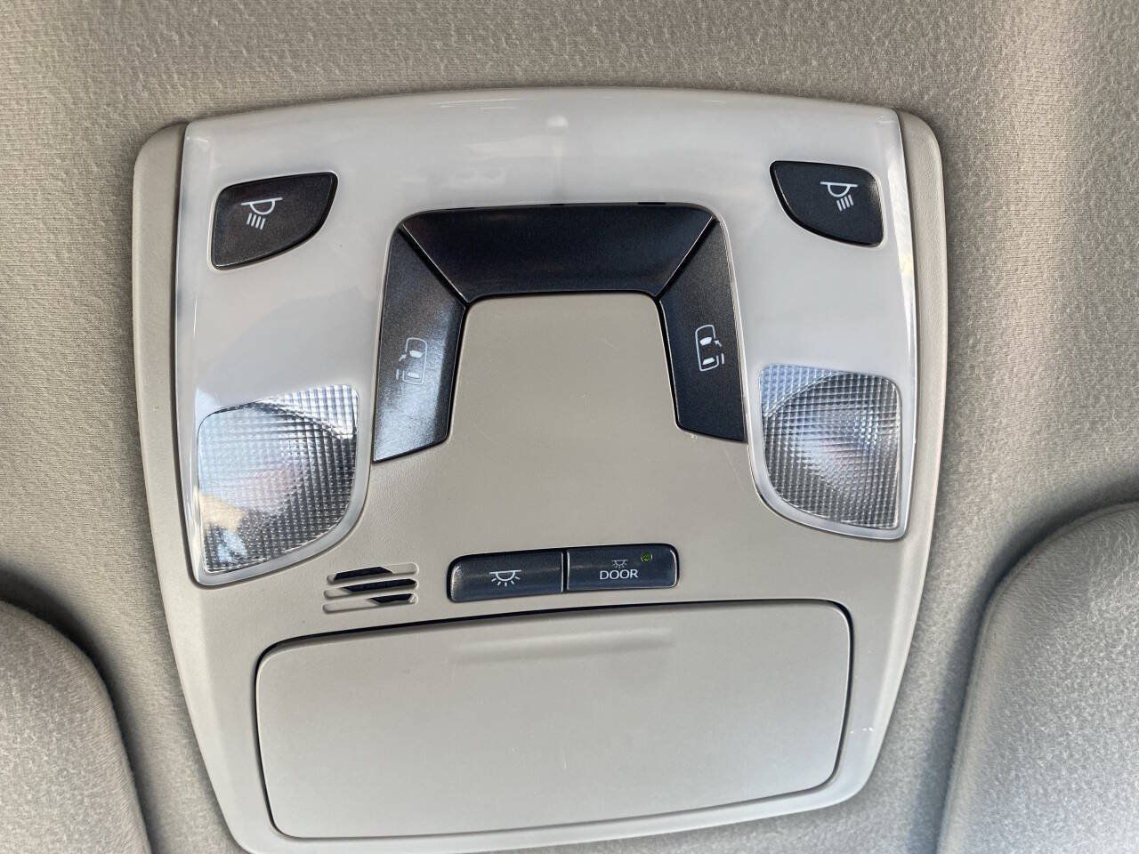 Used 2014 Toyota Sienna LE FWD image 35