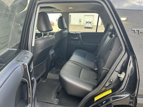 Used 2023 Toyota 4Runner TRD Off-Road Premium w/ Moonroof Package AWD/4WD image 17