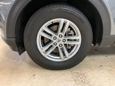 Used 2023 Ford Explorer XLT w/ Equipment Group 202A image 18