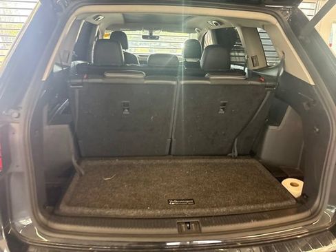 Used 2023 Volkswagen Atlas SE w/ Panoramic Sunroof Package FWD image 12