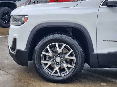 Used 2023 GMC Acadia SLE w/ Driver Convenience Package image 8