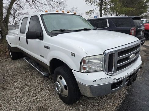 Used 2005 Ford F350 Lariat image 3
