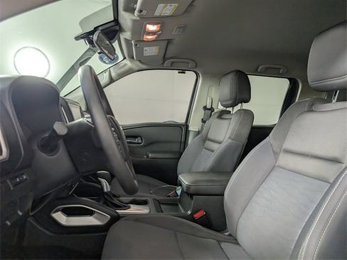 Used 2023 Nissan Frontier SV w/ Technology Package image 11