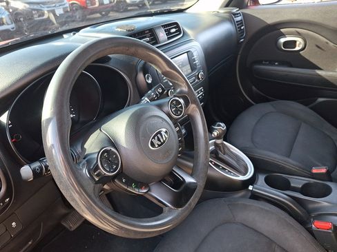 Used 2017 Kia Soul + FWD image 25