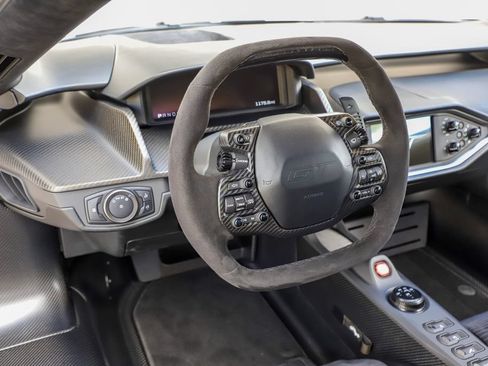 Used 2017 Ford GT RWD image 20