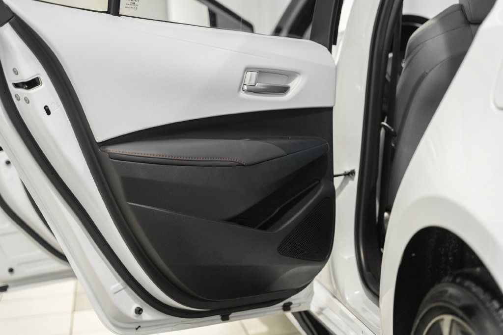 Used 2025 Toyota Corolla SE FWD image 35