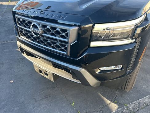 Used 2024 Nissan Frontier SL image 11