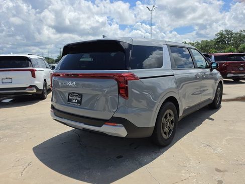 New 2027 Kia Carnival LX FWD image 8