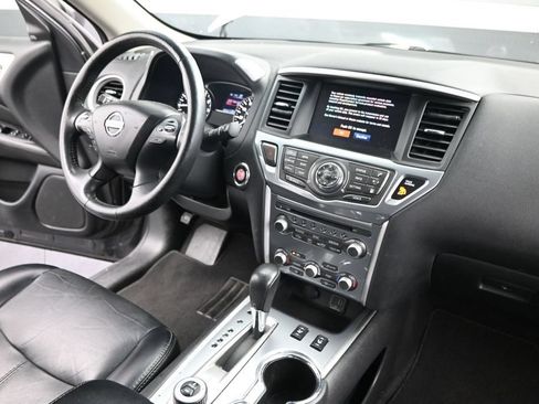 Used 2019 Nissan Pathfinder SL AWD/4WD image 31