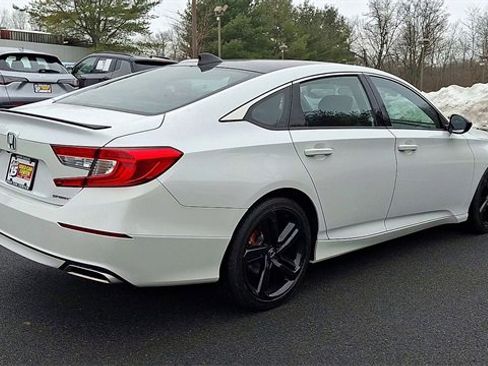 Used 2022 Honda Accord Sport image 8